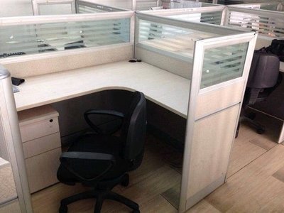 搬家急售！河西越秀路办公桌转椅超值转让